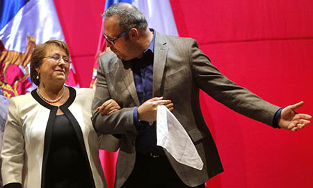 Michelle Bachelet y Sebastián Dávalos